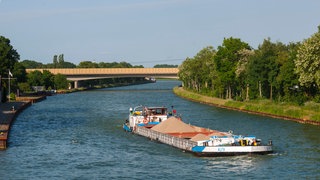 Frachtschiff auf dem Mittellandkanal