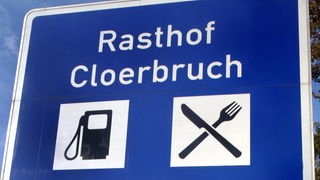 Hinweisschild zum Rasthof Cloerbruch
