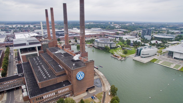 VW Werk in Wolfsburg | Bildquelle: WDR/dpa VW Werk in Wolfsburg