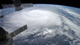 Hurricane Gonzalo über der karibischen See.