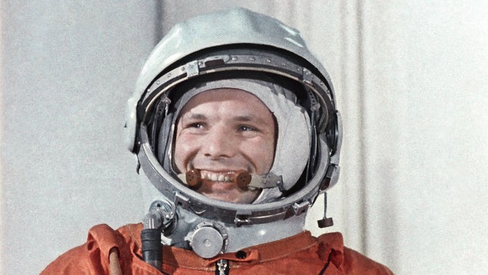 Juri Gagarin im Anzug.