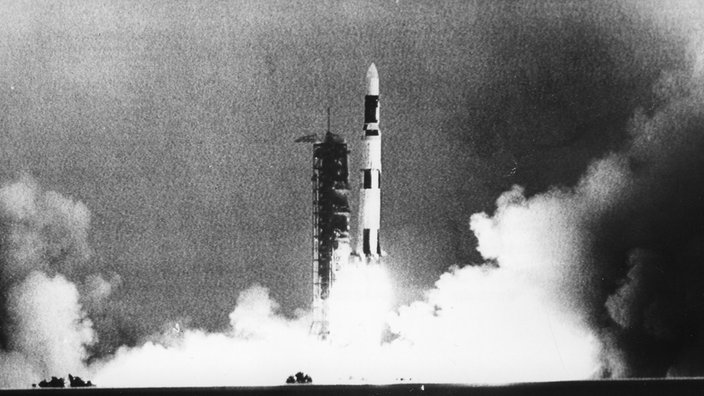 Start des Space Shuttles "Skylab" in Cape Canaveral. | Bildquelle: dpa Start des Space Shuttles "Skylab" in Cape Canaveral.
