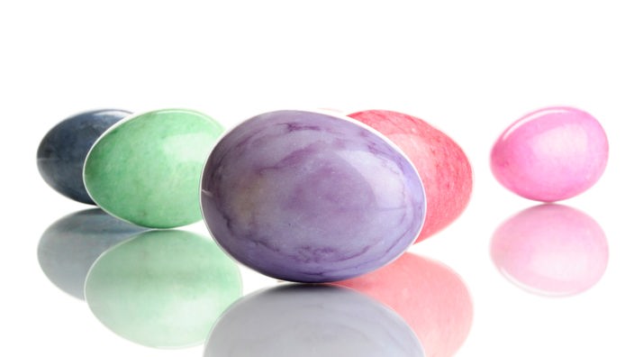 Verschiedenfarbige Eier aus Marmor