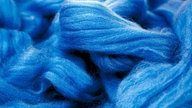 Blaue Viskosefasern zur Herstellung von Bekleidung