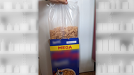 Eine Packung Cornflakes.