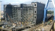 Die Außenhülle eines Tanker in der Lindenau Werft.